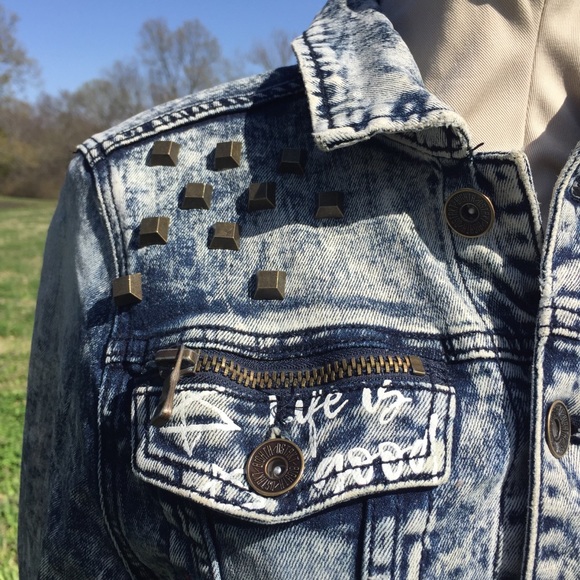 8IGHTH DSTRKT Studded Graffiti Denim Jacket Sz S TRENDING ACID WASHED DENIM - Picture 5 of 16